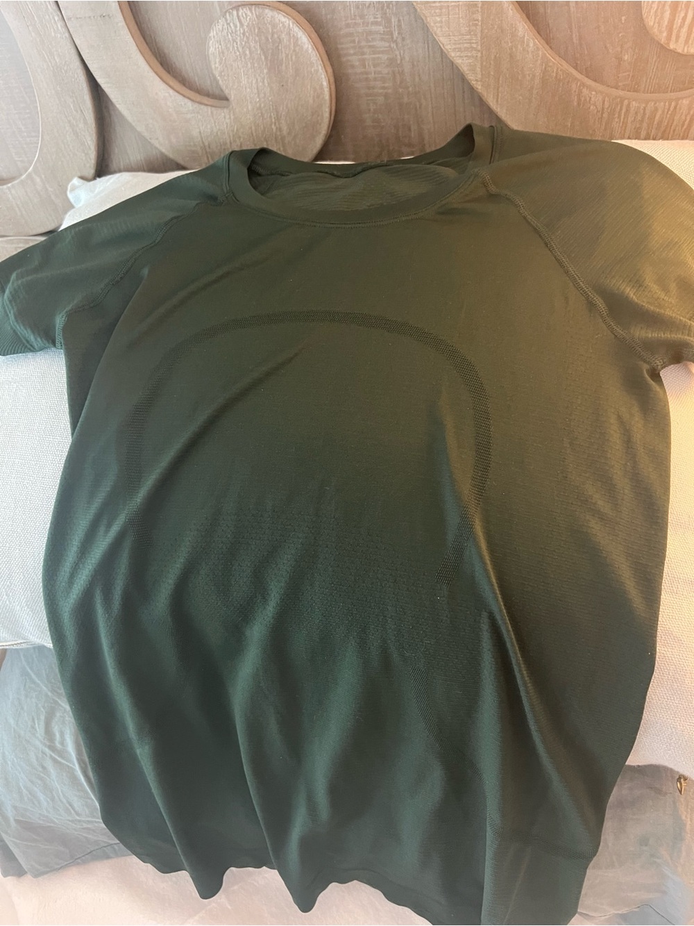 Lulu Lemon bets for 8 Performance Crew Neck Shirt - Olive Green